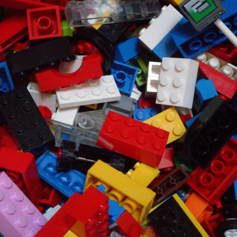 Pile of assorted legos.